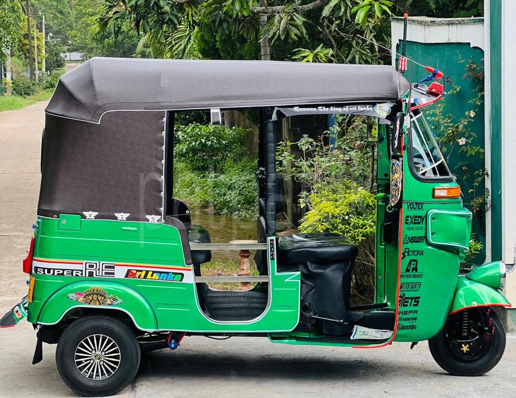 Bajaj 4 stroke 2015 - பயன்படுத்தப்பட்டது முச்சக்கர வண்டி sale in Sri Lanka - patpat.lk