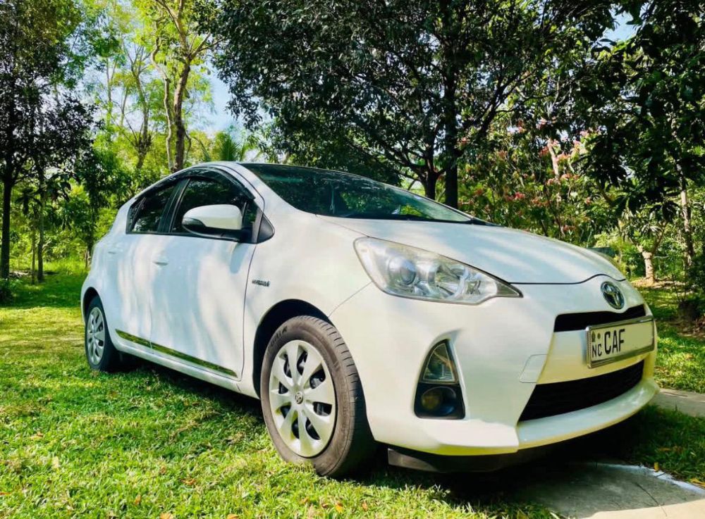 Toyota Aqua 2014 - பயன்படுத்தப்பட்டது கார் sale in Sri Lanka - patpat.lk