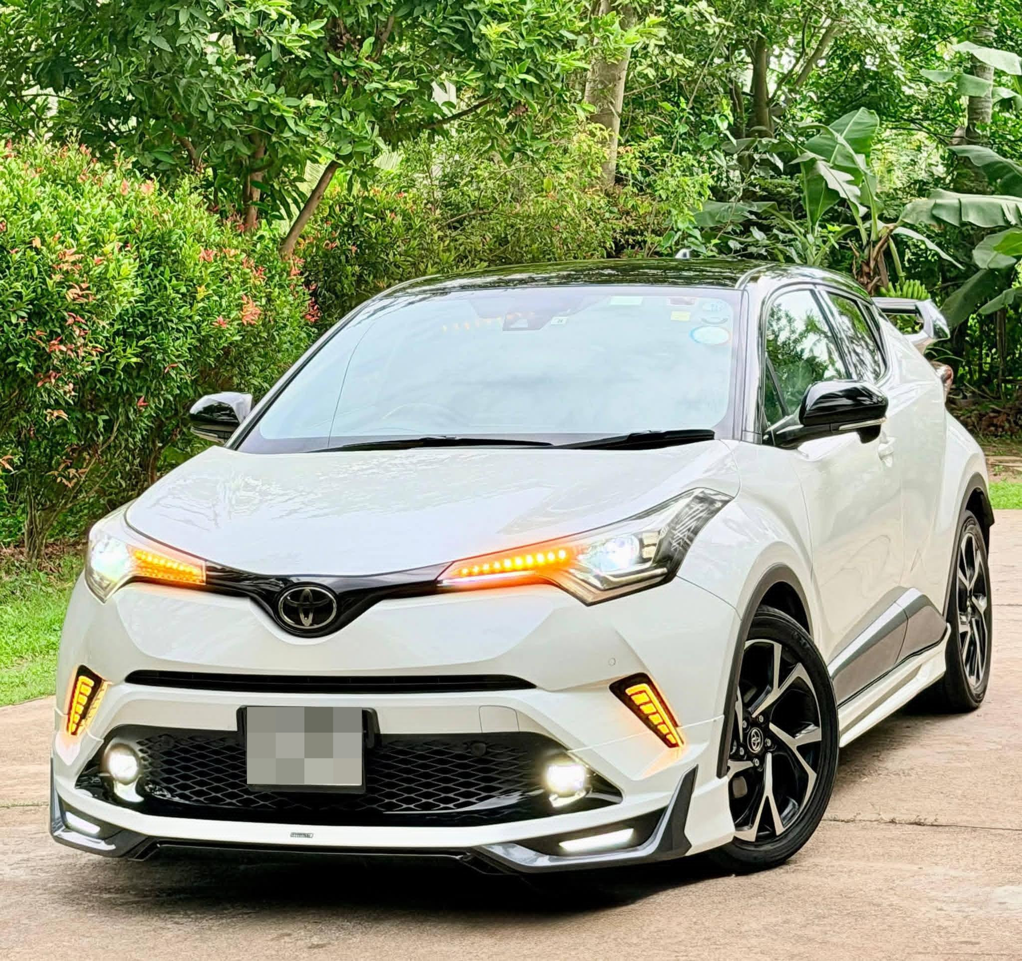 Toyota CHR 2018 - භාවිතා කරන ලද SUV රථය sale in Sri Lanka - patpat.lk