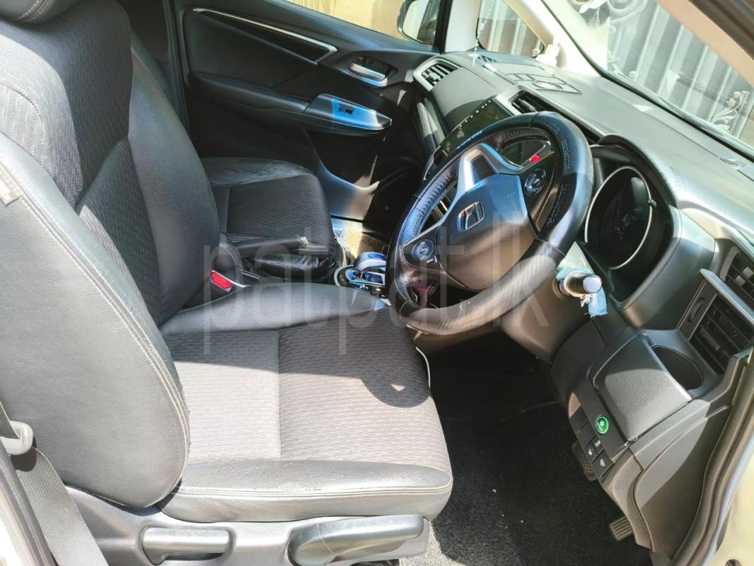 Honda Fit 2013 - பயன்படுத்தப்பட்டது கார் sale in Sri Lanka - patpat.lk