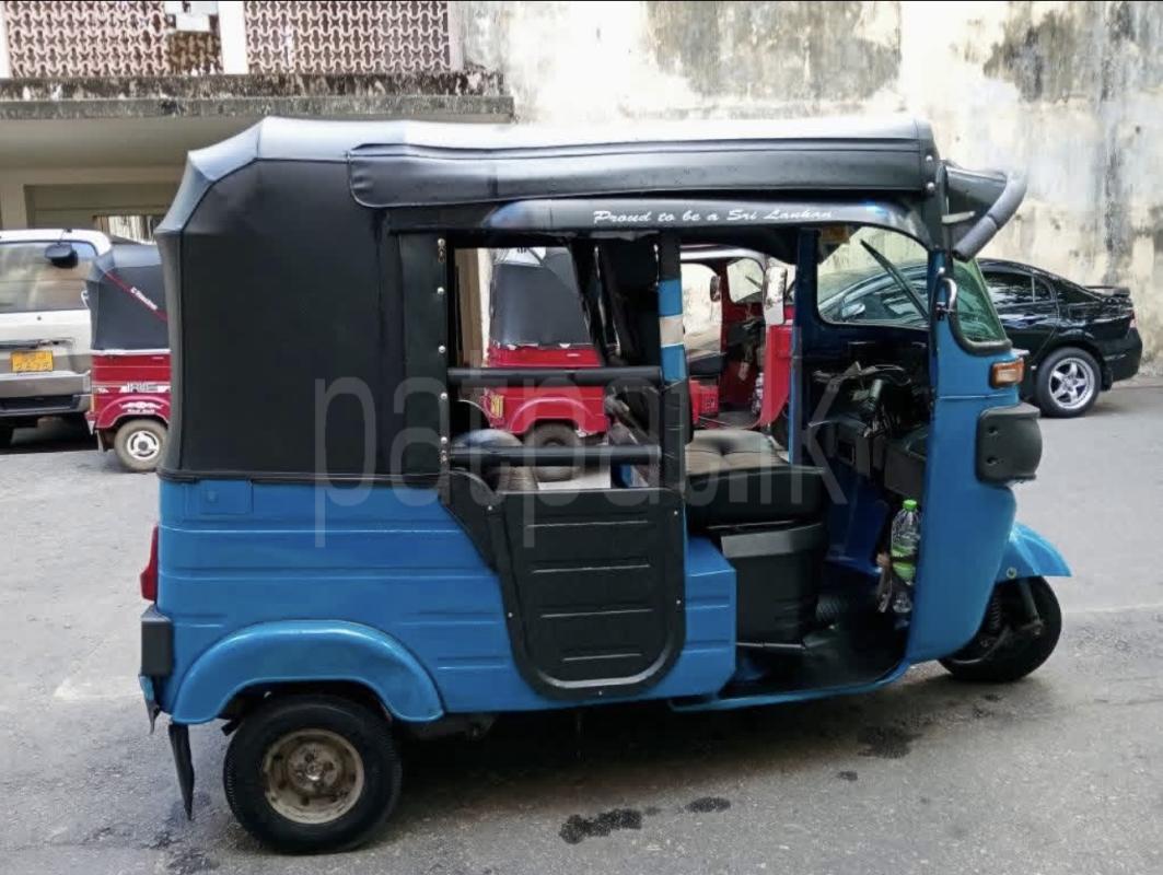 Bajaj Three Wheel 2018 - பயன்படுத்தப்பட்டது முச்சக்கர வண்டி sale in Sri Lanka - patpat.lk