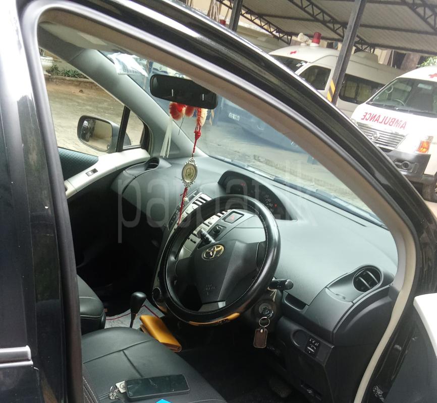 Toyota Vitz 2007 - பயன்படுத்தப்பட்டது கார் sale in Sri Lanka - patpat.lk