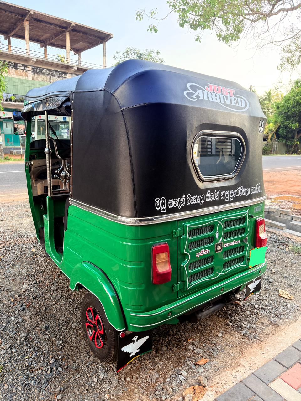 Bajaj Three Wheel 2016 - பயன்படுத்தப்பட்டது முச்சக்கர வண்டி sale in Sri Lanka - patpat.lk