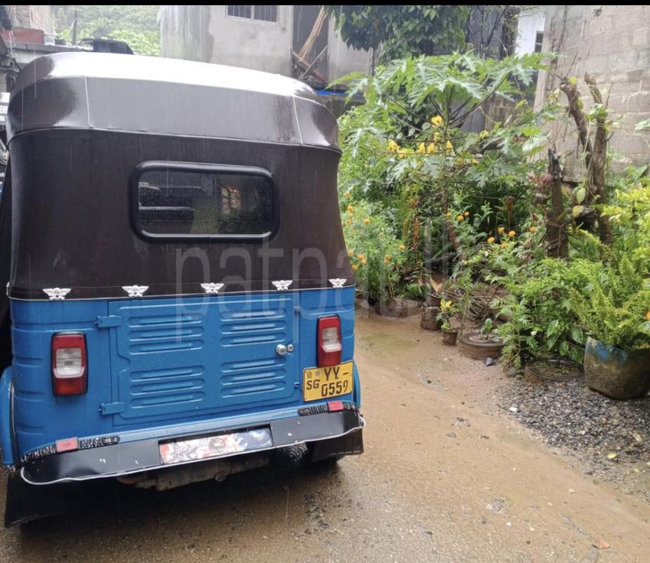 Bajaj 4 stroke 2011 - பயன்படுத்தப்பட்டது முச்சக்கர வண்டி sale in Sri Lanka - patpat.lk