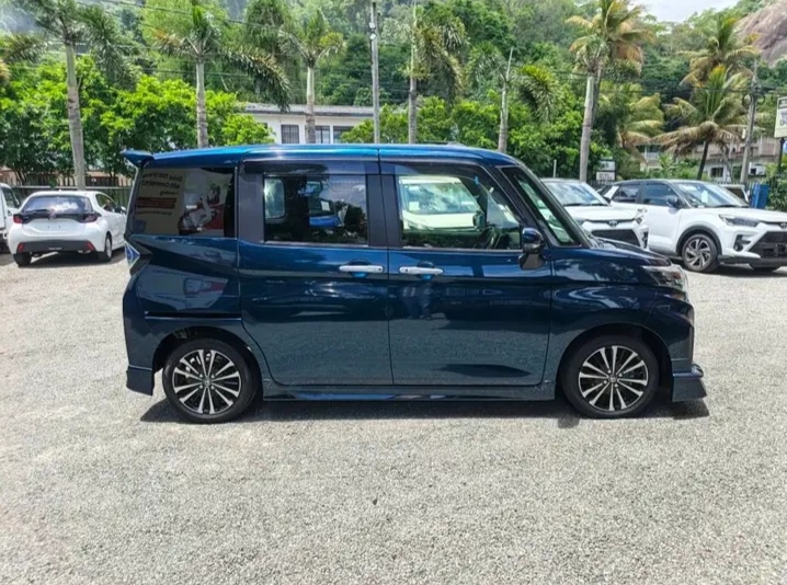 Toyota Roomy 2023 - අලුත් වෑන් රථය sale in Sri Lanka - patpat.lk