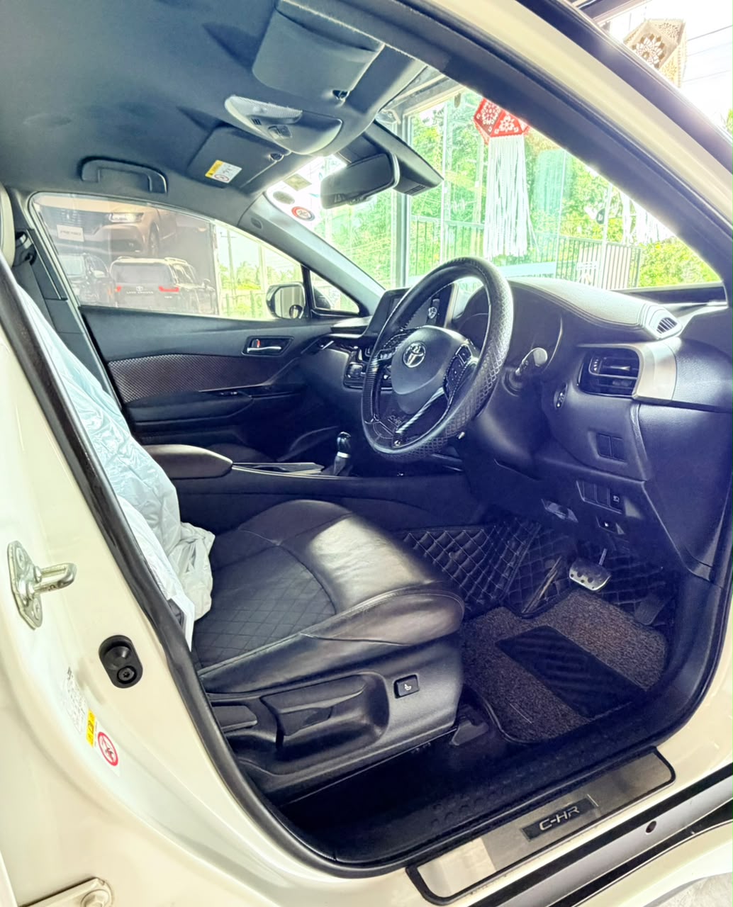 Toyota CHR 2018 - பயன்படுத்தப்பட்டது SUV sale in Sri Lanka - patpat.lk