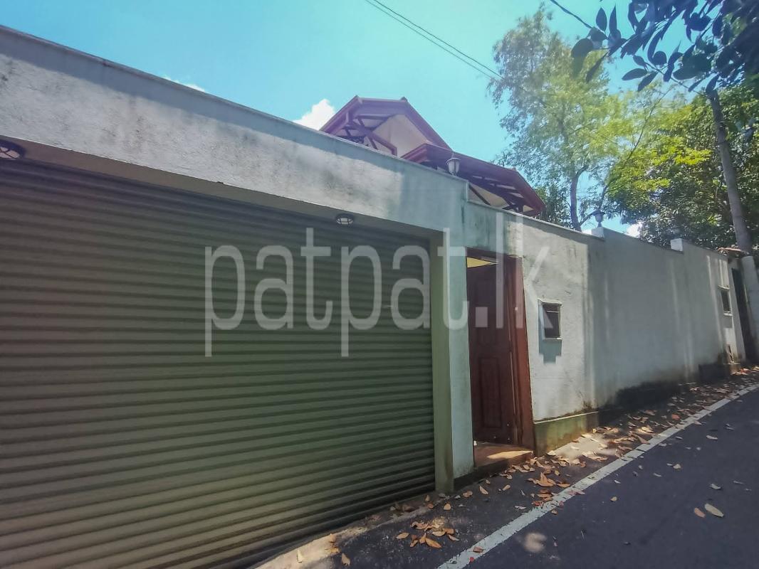 House for Sale in Athurugiriya