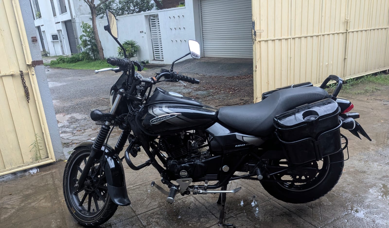 Bajaj Avenger 2018 - பயன்படுத்தப்பட்டது பைக் sale in Sri Lanka - patpat.lk