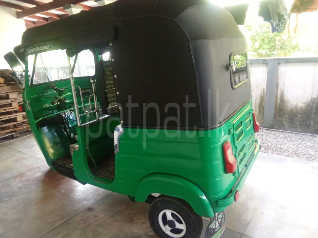 Bajaj 2 stroke 2004 - භාවිතා කරන ලද ත්‍රිරෝද රථය sale in Sri Lanka - patpat.lk