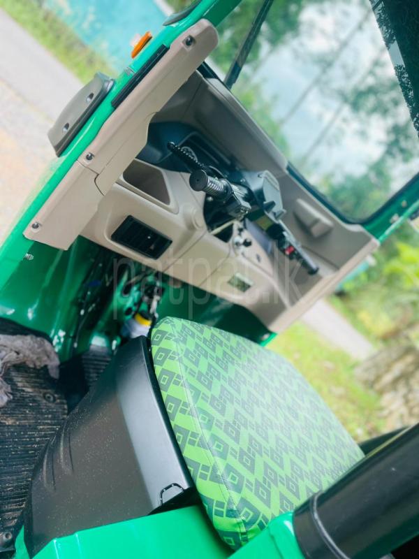 Bajaj 4 stroke 2025 - பயன்படுத்தப்பட்டது முச்சக்கர வண்டி sale in Sri Lanka - patpat.lk
