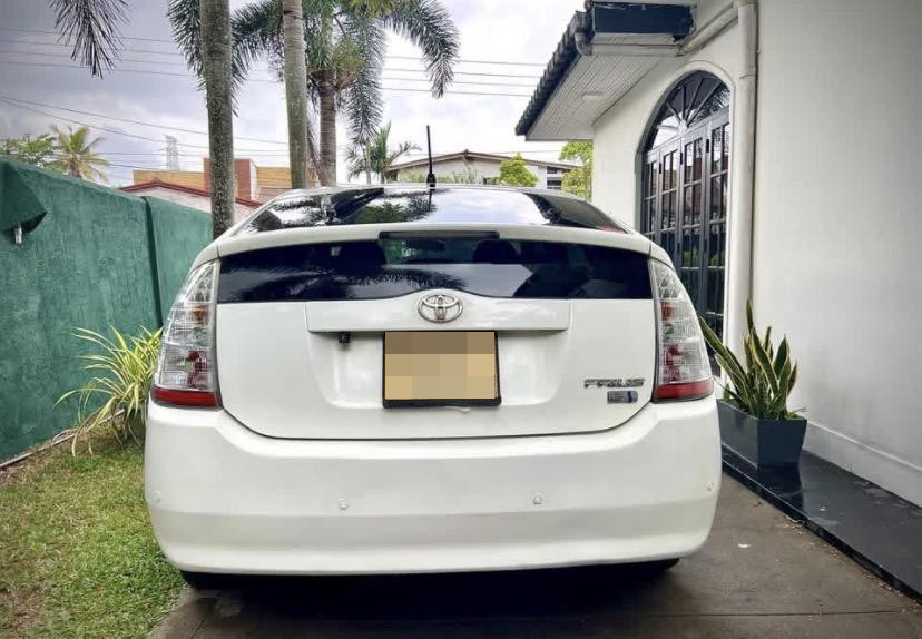 Toyota Prius 2011 - භාවිතා කරන ලද කාර් sale in Sri Lanka - patpat.lk