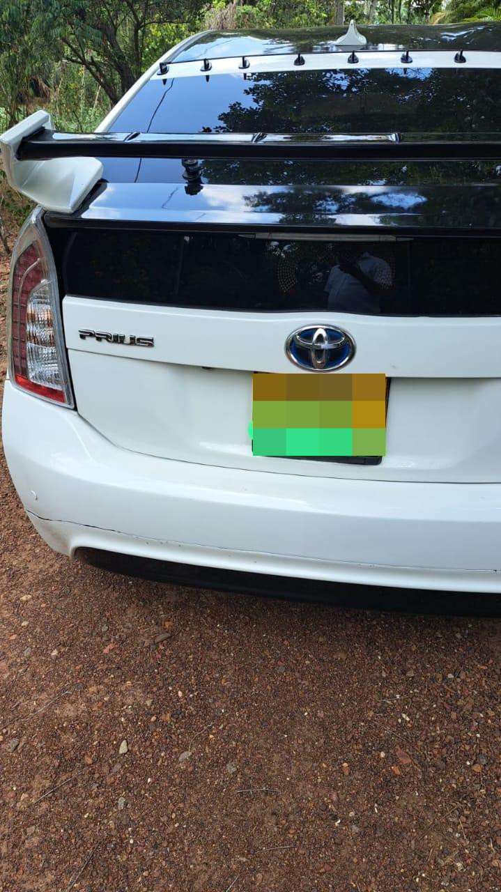 Toyota Prius 2011 - Used Car sale in Sri Lanka - patpat.lk