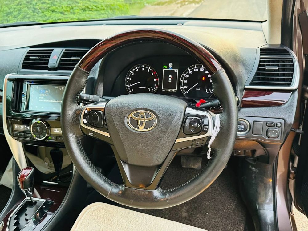 Toyota Premio 2017 - பயன்படுத்தப்பட்டது கார் sale in Sri Lanka - patpat.lk