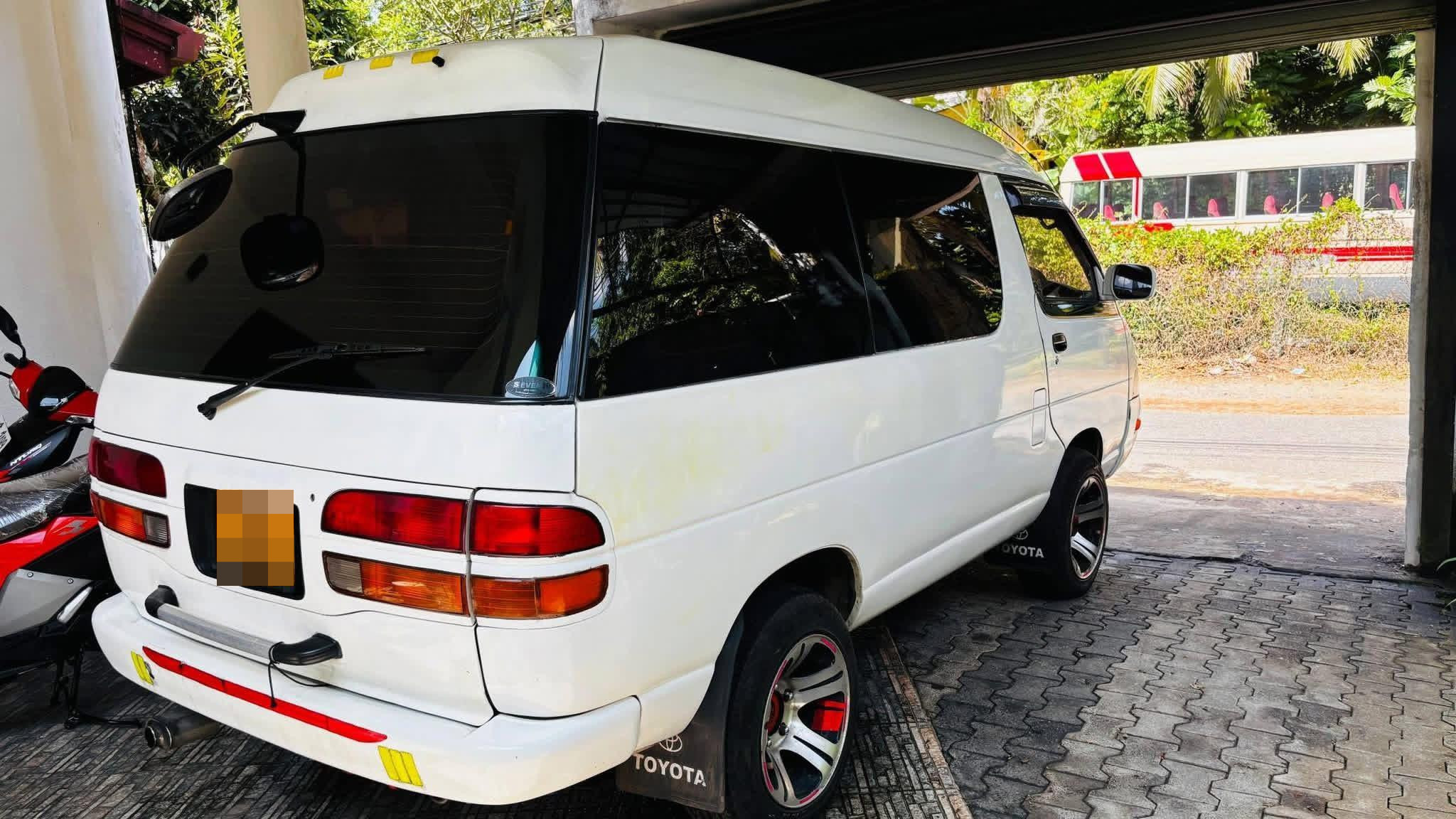 Toyota TownAce 1996 - Used Van sale in Sri Lanka - patpat.lk