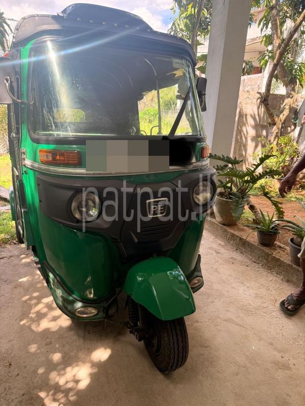 Bajaj Three Wheel 2015 - பயன்படுத்தப்பட்டது முச்சக்கர வண்டி sale in Sri Lanka - patpat.lk
