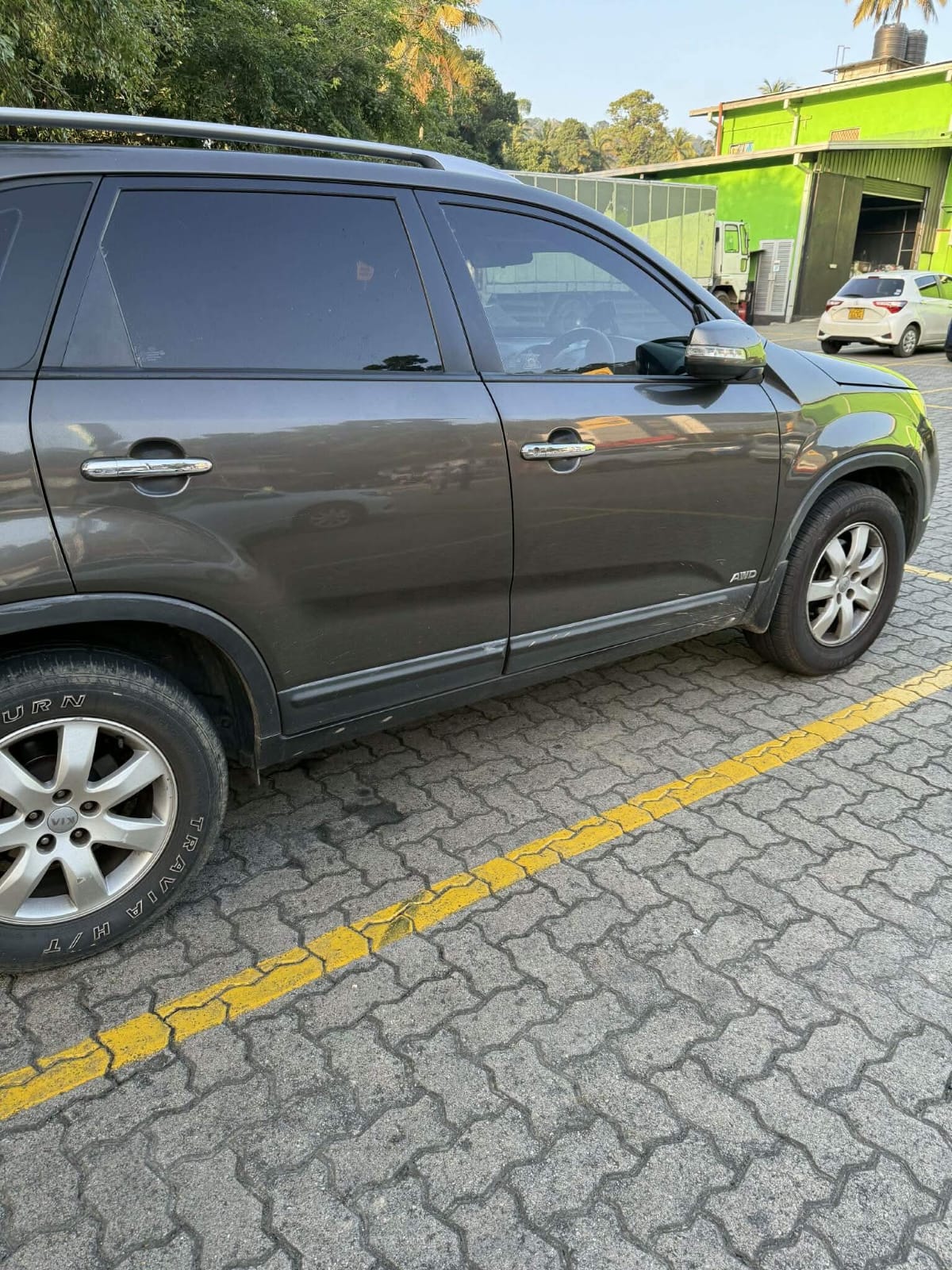 KIA Sorento 2011 - பயன்படுத்தப்பட்டது SUV sale in Sri Lanka - patpat.lk