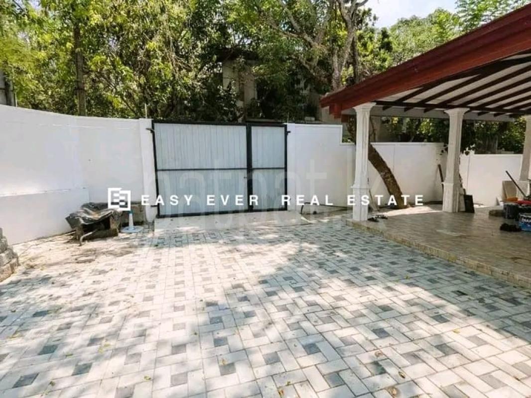 House for Sale in Athurugiriya