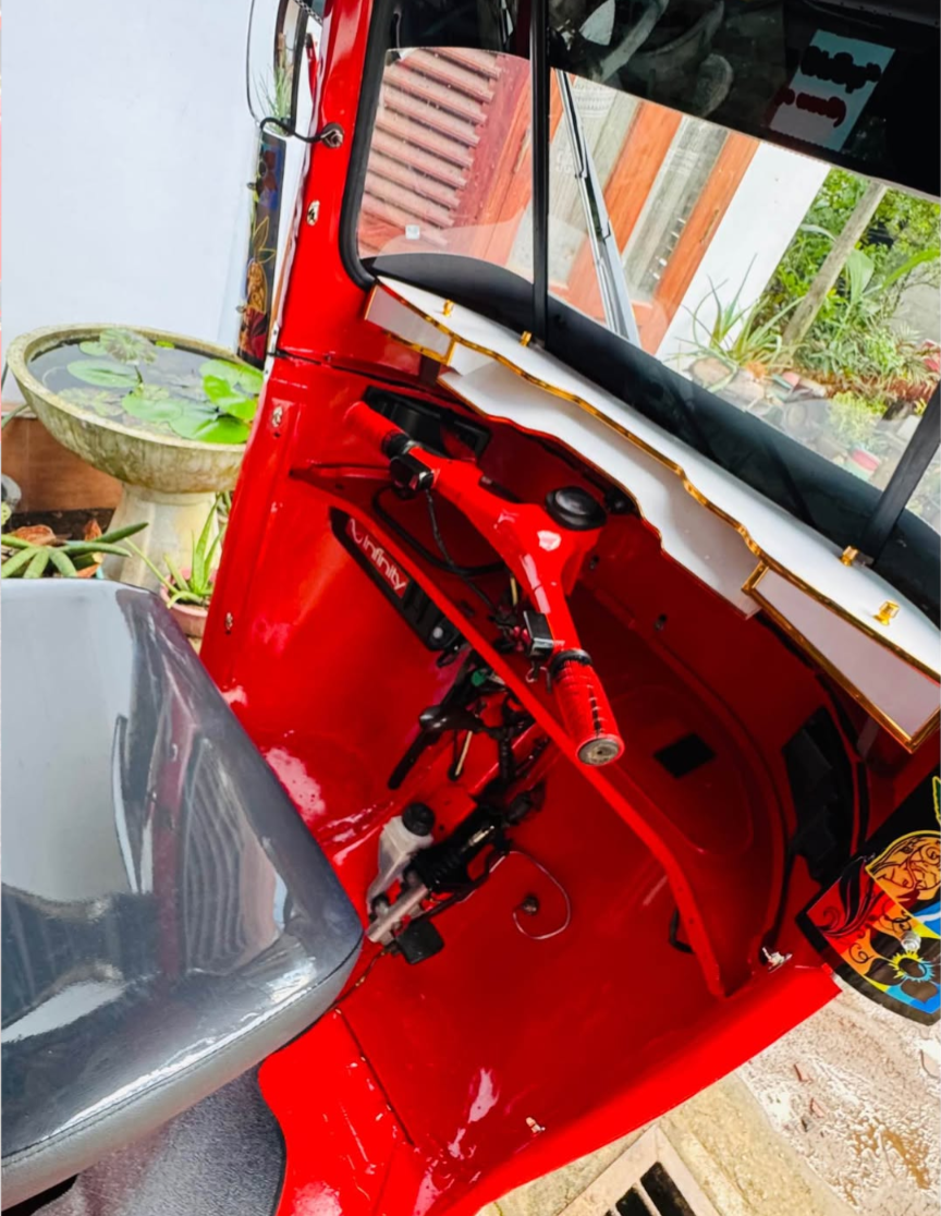 Bajaj Three Wheel 2006 - பயன்படுத்தப்பட்டது முச்சக்கர வண்டி sale in Sri Lanka - patpat.lk