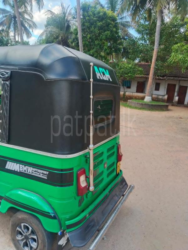 Bajaj Three Wheel 2016 - Reconditioned Three wheeler sale in Sri Lanka - patpat.lk