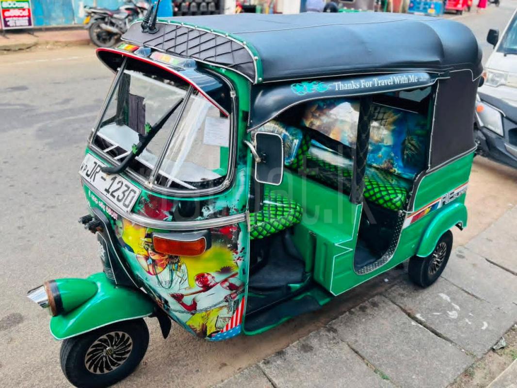 Bajaj 2 stroke 2005 - භාවිතා කරන ලද ත්‍රිරෝද රථය sale in Sri Lanka - patpat.lk