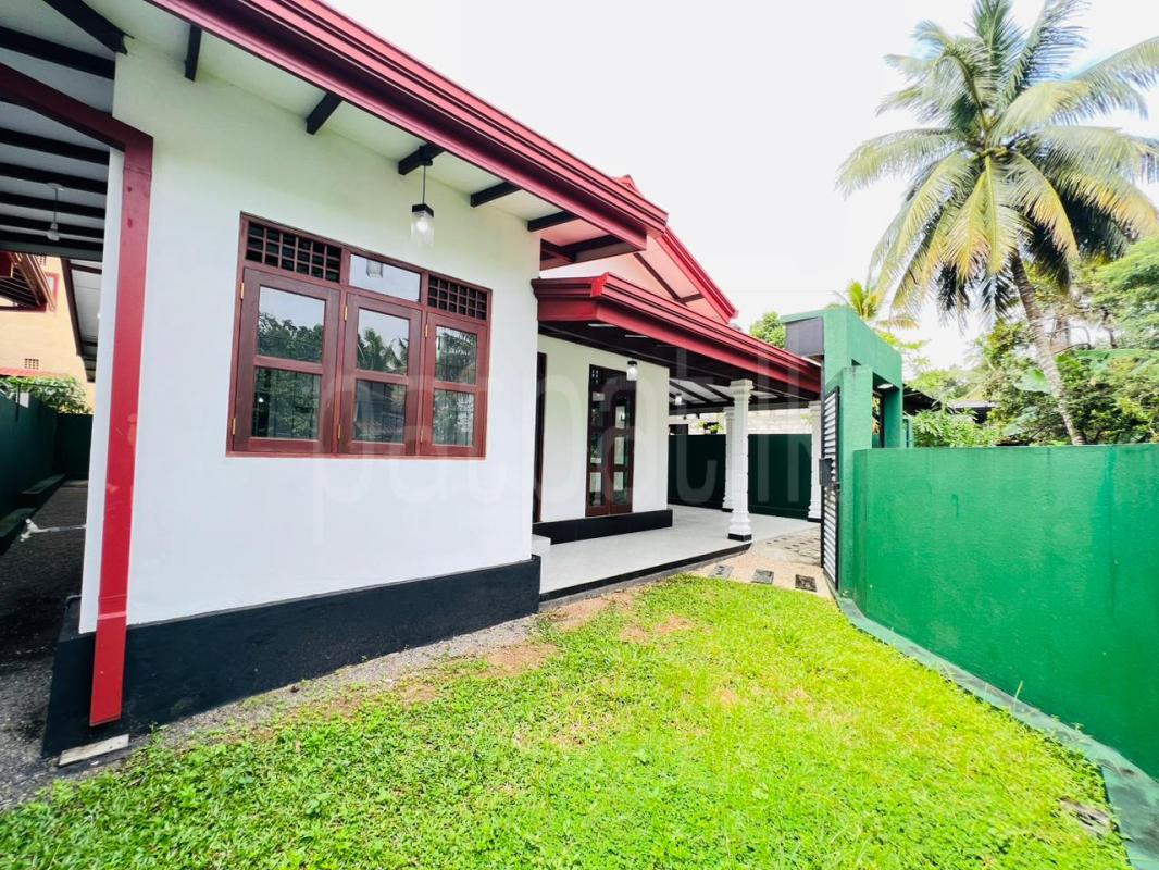 House for Sale in Athurugiriya ads-image-1