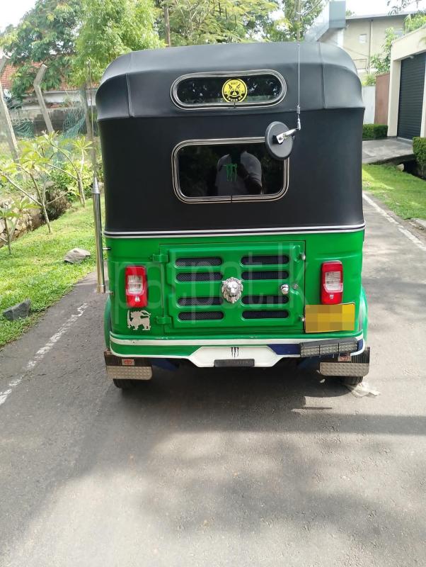 Bajaj Three Wheel 2011 - භාවිතා කරන ලද ත්‍රිරෝද රථය sale in Sri Lanka - patpat.lk