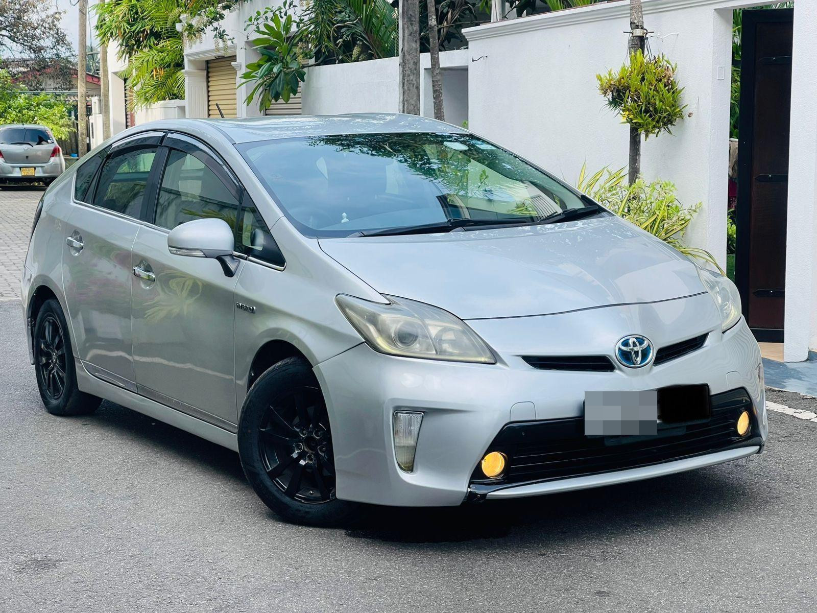 Toyota Prius 2013 - பயன்படுத்தப்பட்டது கார் sale in Sri Lanka - patpat.lk