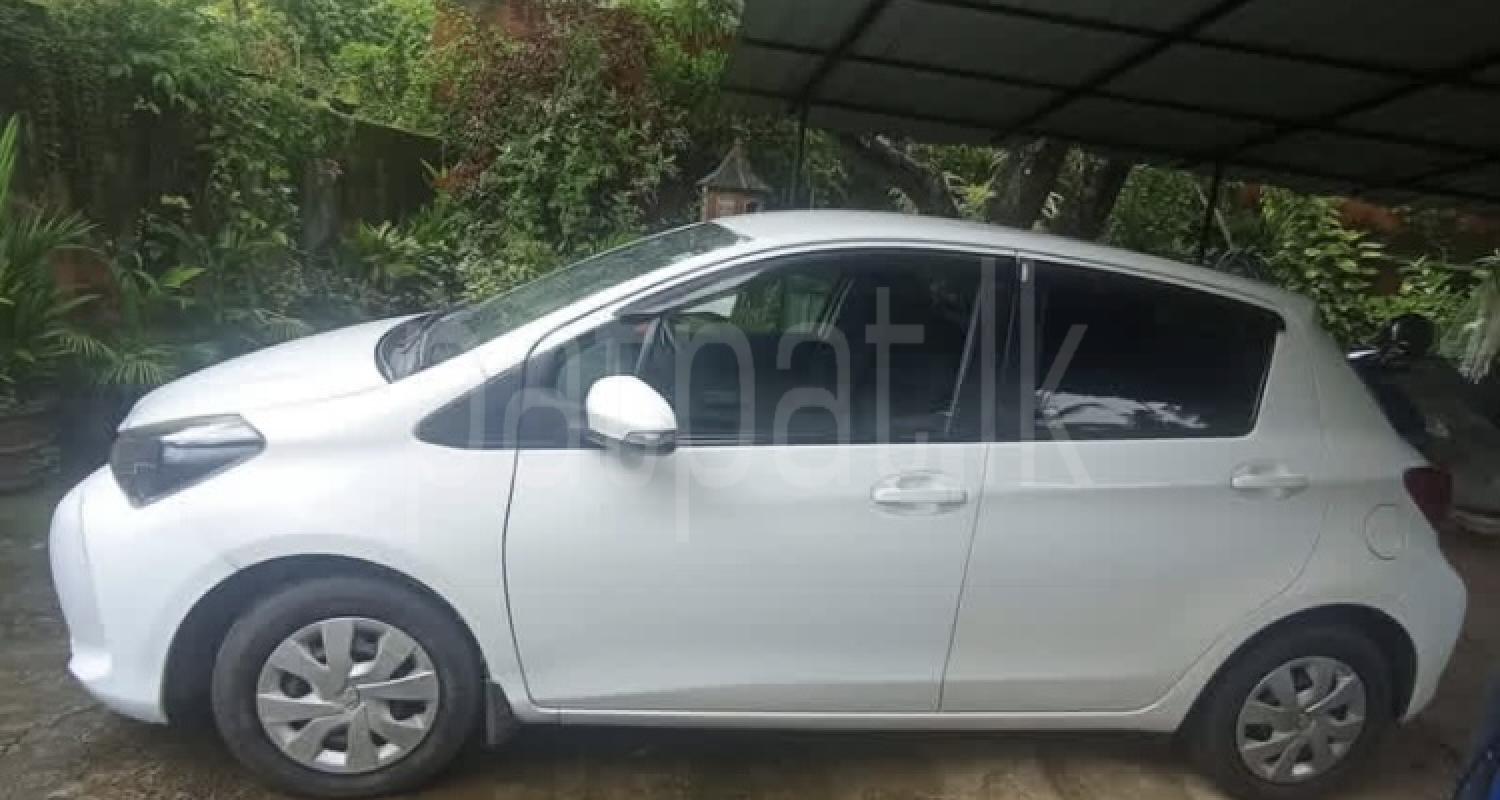 Toyota Vitz 2016 - பயன்படுத்தப்பட்டது கார் sale in Sri Lanka - patpat.lk