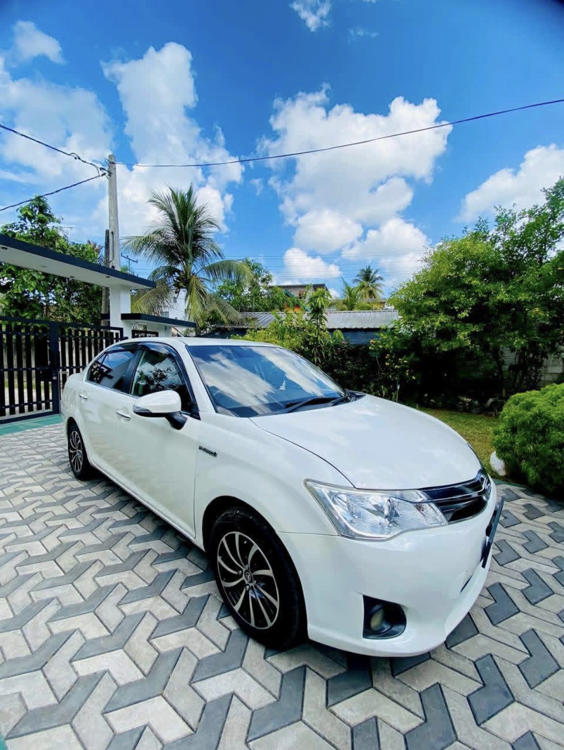 Toyota Axio 2014 - Used Car sale in Sri Lanka - patpat.lk