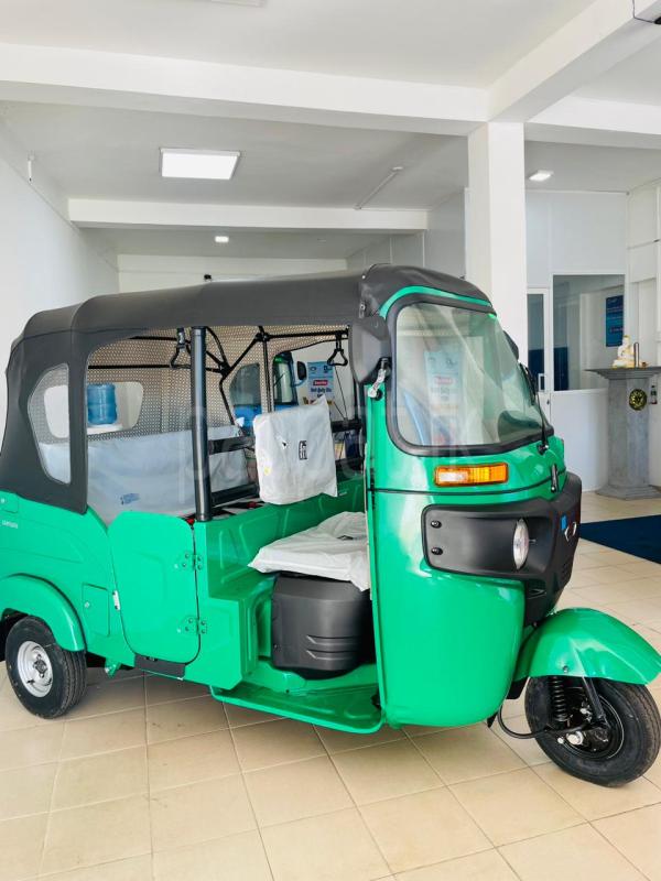 Bajaj Three Wheel 2026 - சான்றளிக்கப்பட்டது முச்சக்கர வண்டி sale in Sri Lanka - patpat.lk