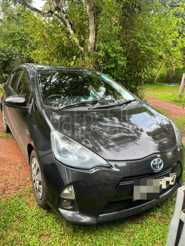 Toyota Aqua 2012 - பயன்படுத்தப்பட்டது கார் sale in Sri Lanka - patpat.lk
