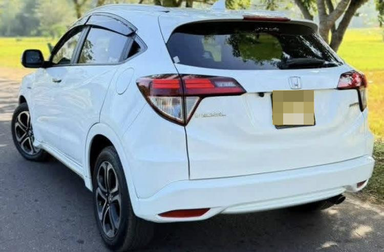 Honda Vezel 2016 - பயன்படுத்தப்பட்டது SUV sale in Sri Lanka - patpat.lk