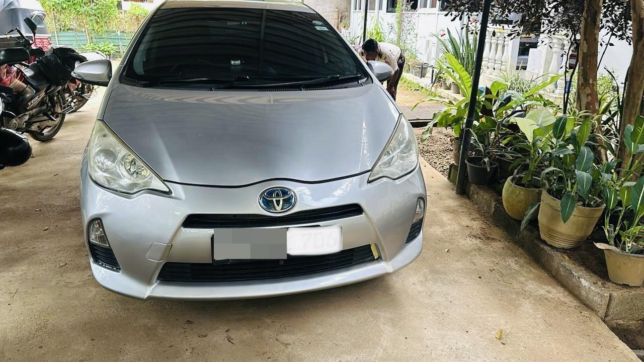 Toyota Aqua 2014 - பயன்படுத்தப்பட்டது கார் sale in Sri Lanka - patpat.lk