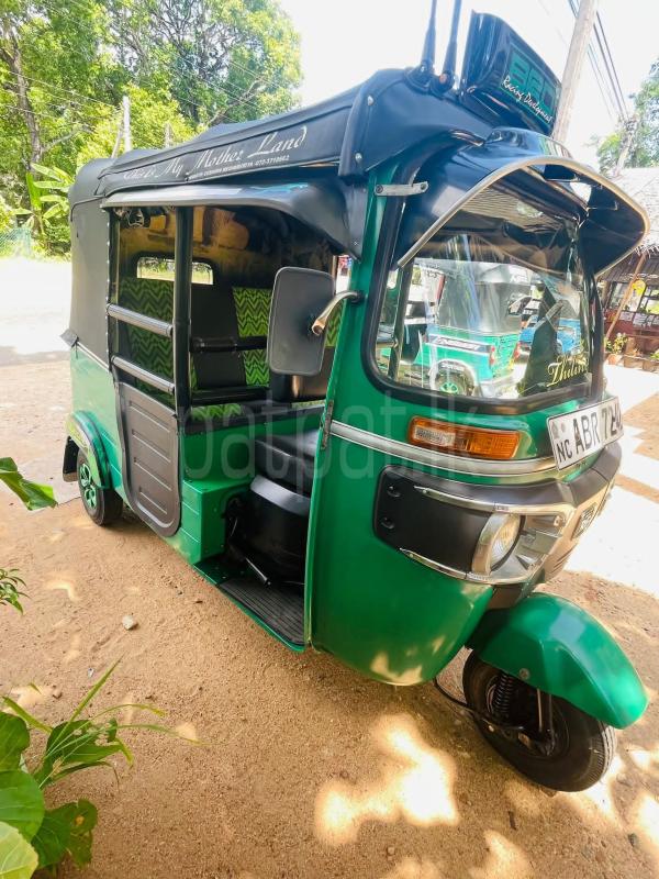 Bajaj Three Wheel 2018 - மறுசீரமைக்கப்பட்டது முச்சக்கர வண்டி sale in Sri Lanka - patpat.lk