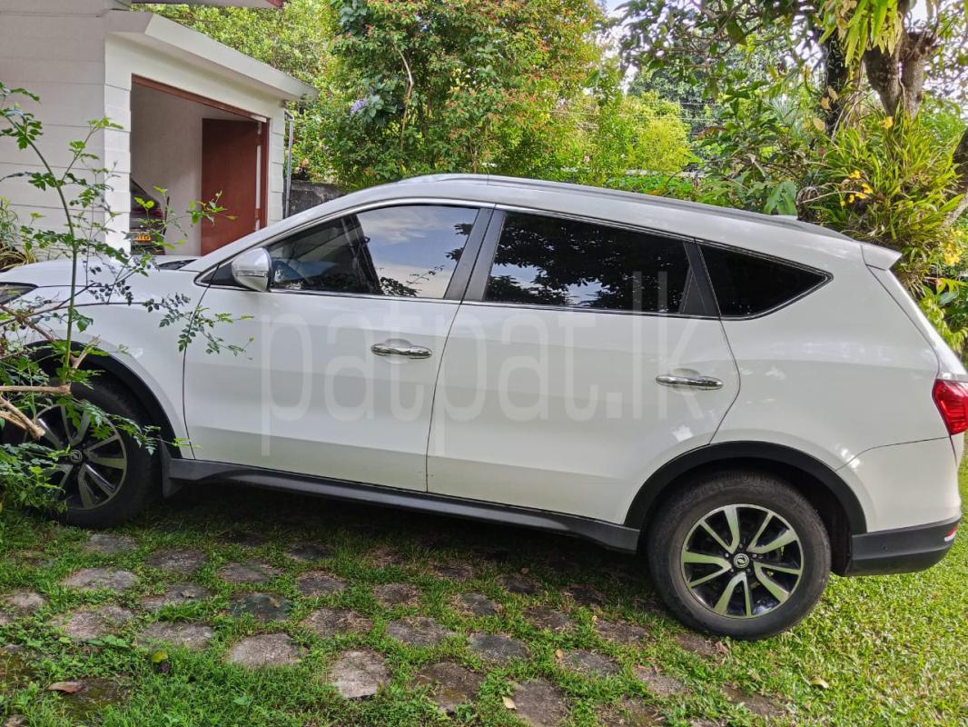 DFSK Glory 2019 - பயன்படுத்தப்பட்டது SUV sale in Sri Lanka - patpat.lk
