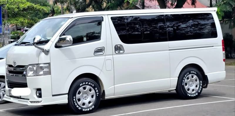 Toyota Hiace 2016 - பயன்படுத்தப்பட்டது வேன் sale in Sri Lanka - patpat.lk