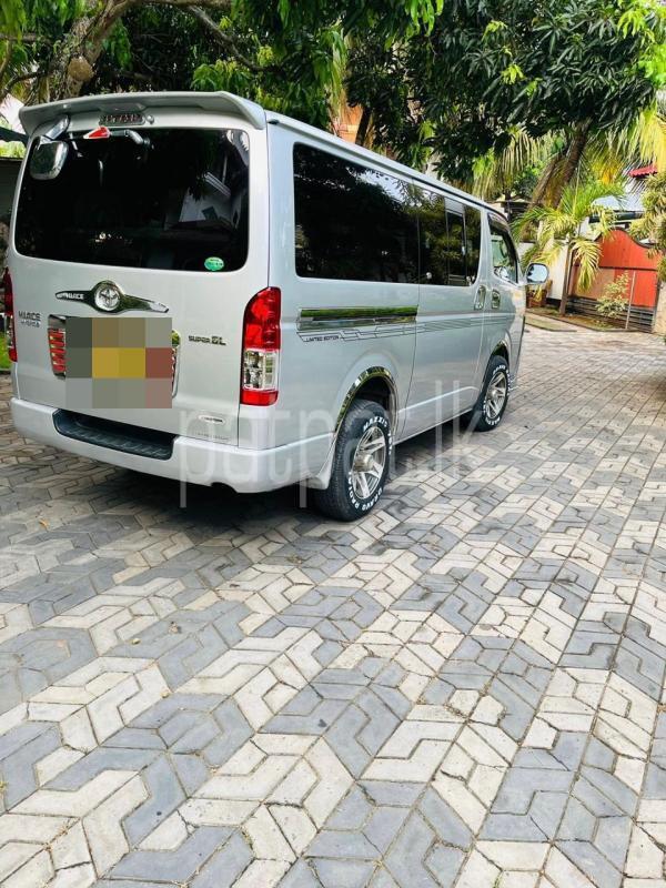 Toyota Hiace 2013 - பயன்படுத்தப்பட்டது வேன் sale in Sri Lanka - patpat.lk