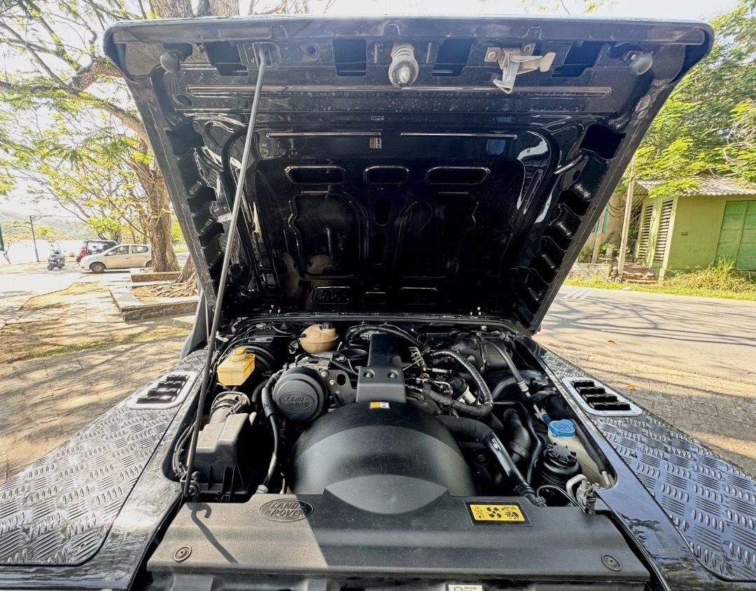 Land Rover Defender 1994 - பயன்படுத்தப்பட்டது SUV sale in Sri Lanka - patpat.lk