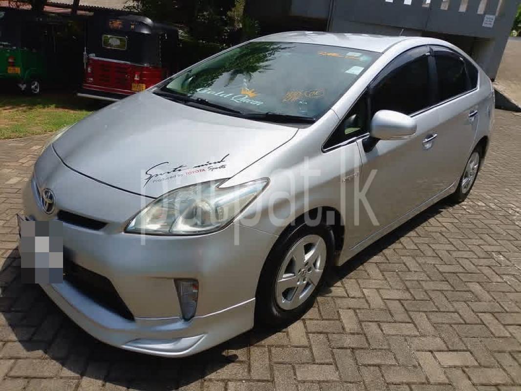 Toyota Prius 2014 - பயன்படுத்தப்பட்டது கார் sale in Sri Lanka - patpat.lk