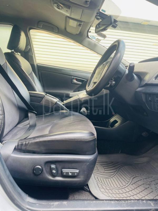 Toyota Prius 2013 - பயன்படுத்தப்பட்டது கார் sale in Sri Lanka - patpat.lk