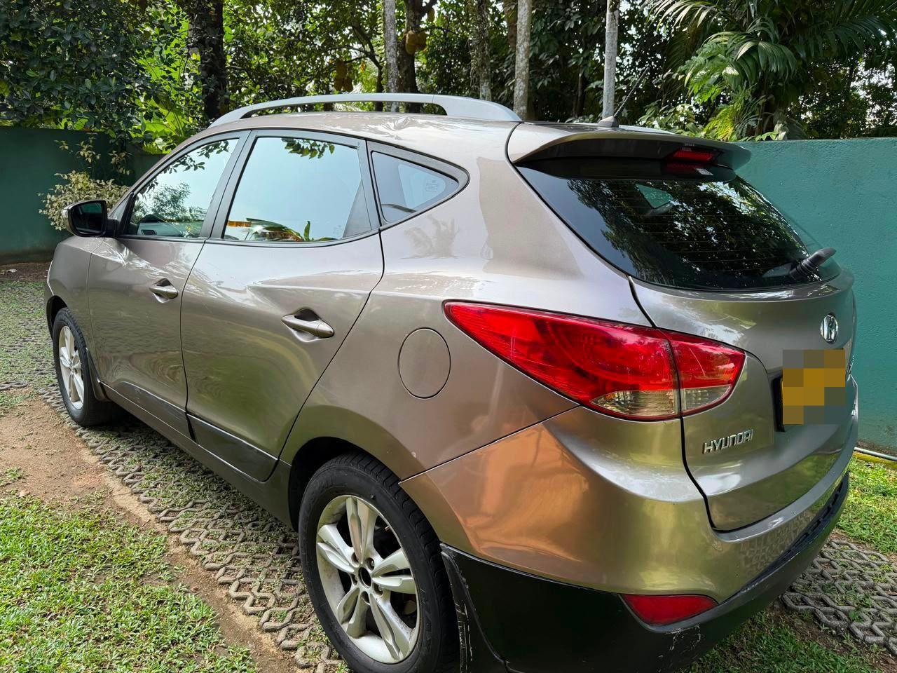 Hyundai Elantra 2017 - Used SUV sale in Sri Lanka - patpat.lk