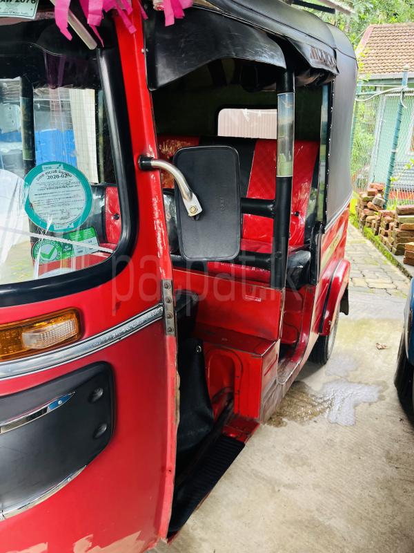 Bajaj 4 stroke 2014 - பயன்படுத்தப்பட்டது முச்சக்கர வண்டி sale in Sri Lanka - patpat.lk