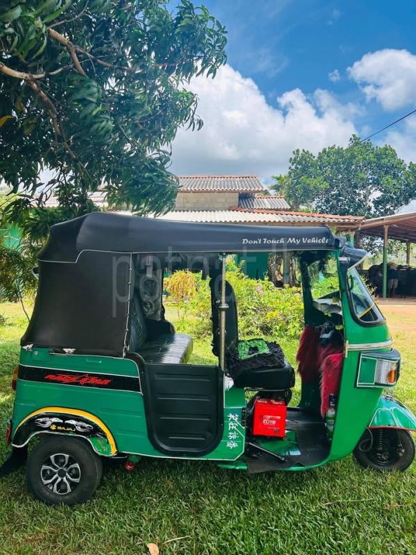 Bajaj 4 stroke 2015 - භාවිතා කරන ලද ත්‍රිරෝද රථය sale in Sri Lanka - patpat.lk