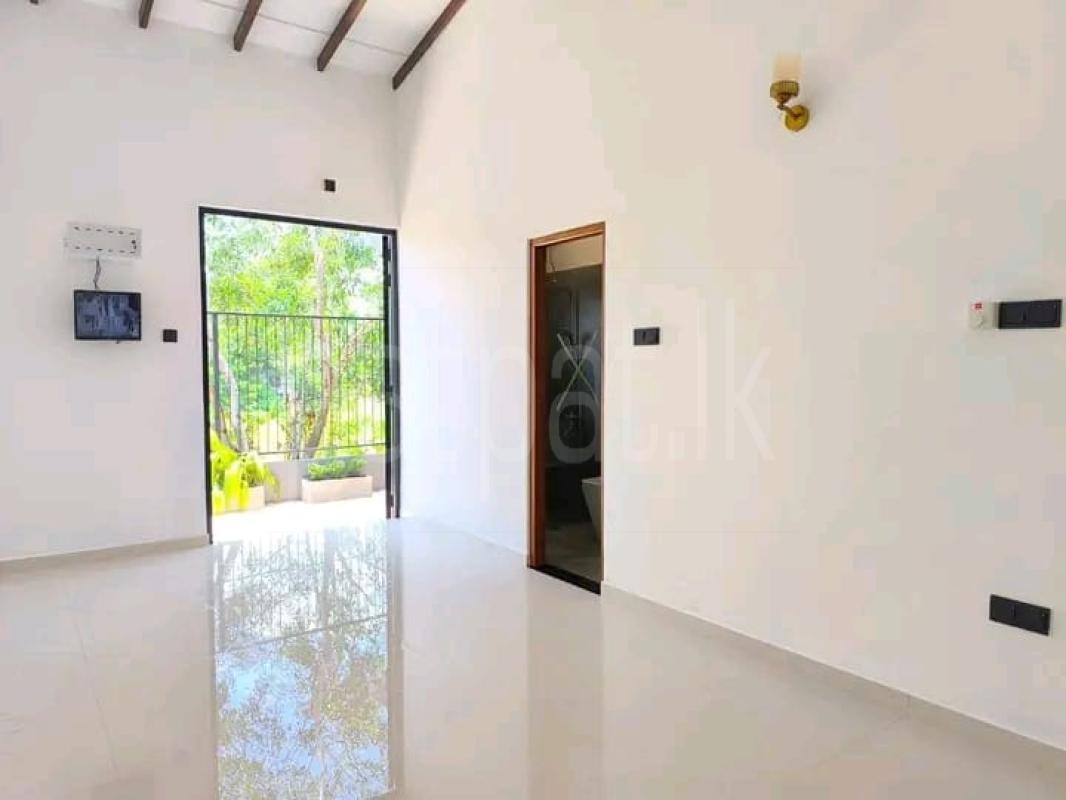 House for Sale in Athurugiriya