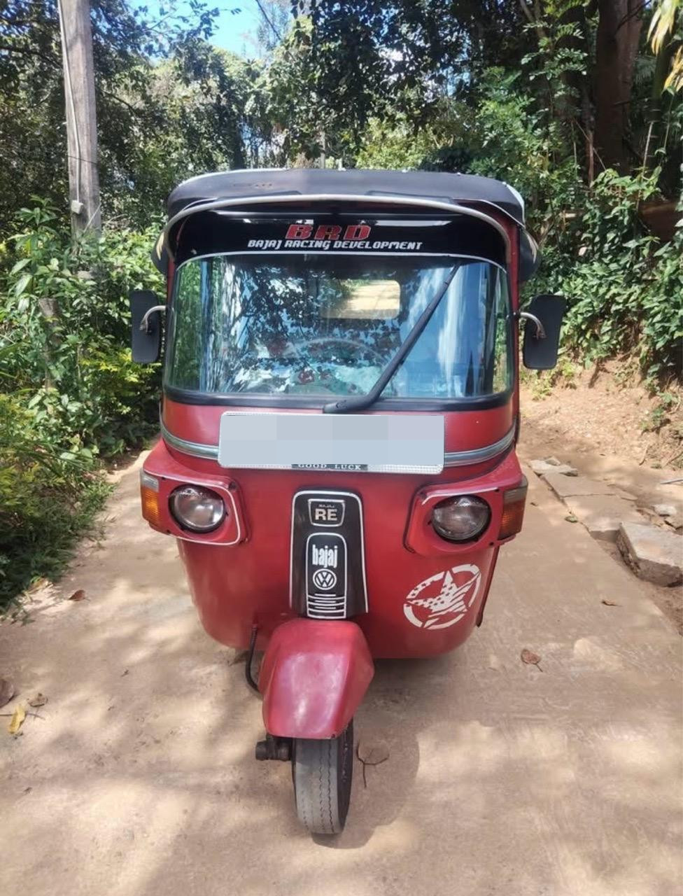 Bajaj Three Wheel 2012 ads-image-1