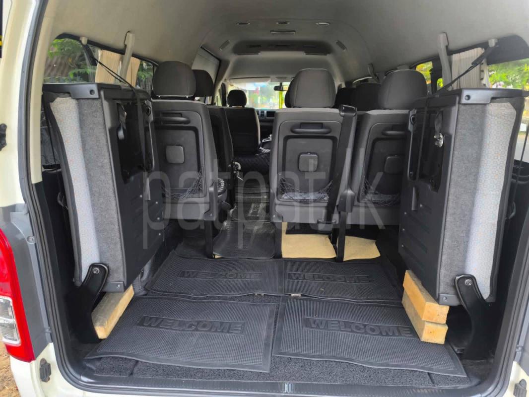 Toyota Hiace 2016 - பயன்படுத்தப்பட்டது வேன் sale in Sri Lanka - patpat.lk