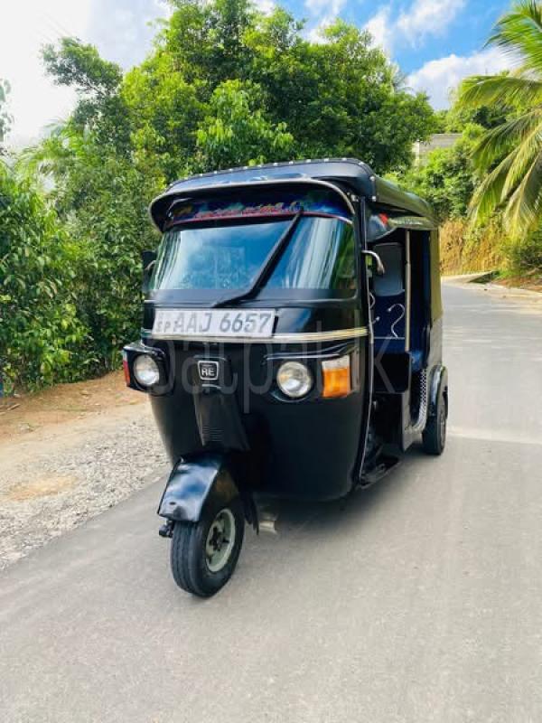 Bajaj 4 stroke 2018 - பயன்படுத்தப்பட்டது முச்சக்கர வண்டி sale in Sri Lanka - patpat.lk