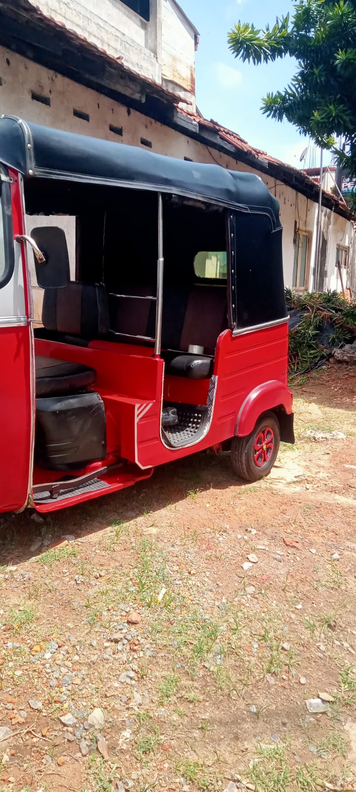Bajaj Three Wheel 2015 - භාවිතා කරන ලද ත්‍රිරෝද රථය sale in Sri Lanka - patpat.lk