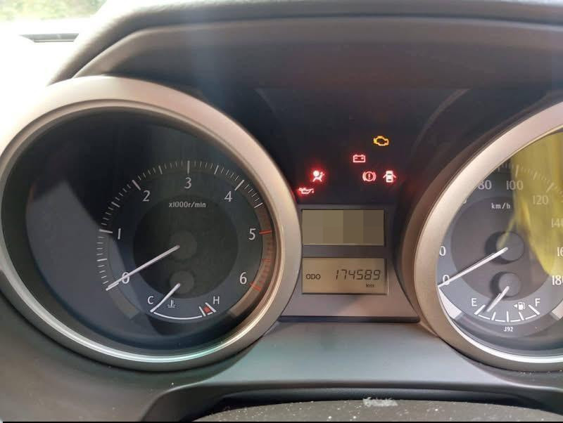 Toyota Land Cruiser 2013 - பயன்படுத்தப்பட்டது SUV sale in Sri Lanka - patpat.lk