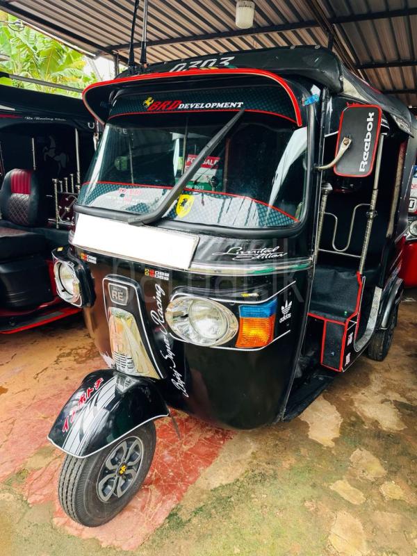 Bajaj 4 stroke 2010 - பயன்படுத்தப்பட்டது முச்சக்கர வண்டி sale in Sri Lanka - patpat.lk